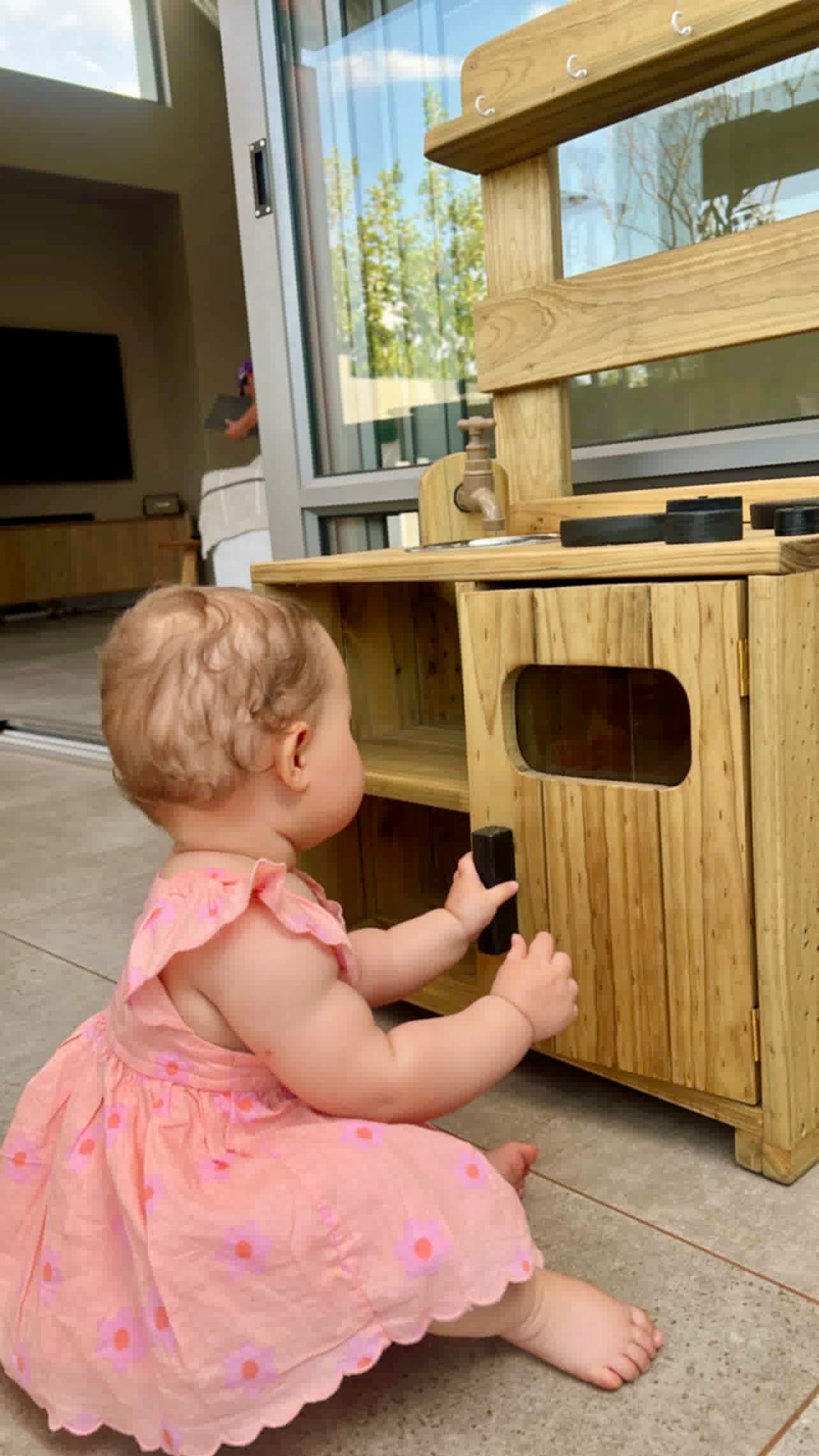 Single Mud Kitchen